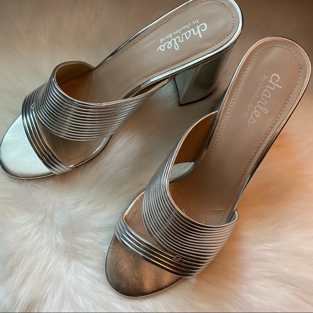 CHARLES DAVID silver block heel mules size 9.5 - Picture 2 of 4